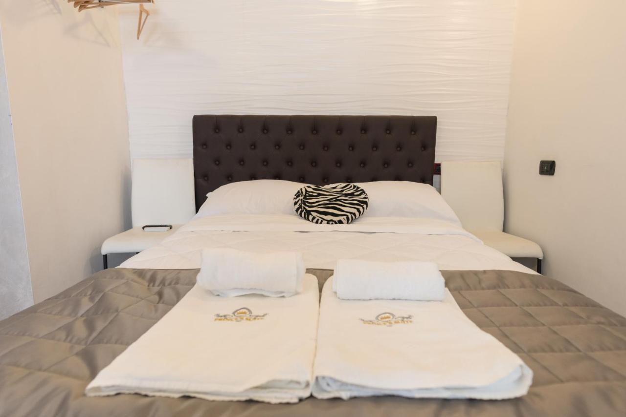 Guest house Rhome Plaza Collection