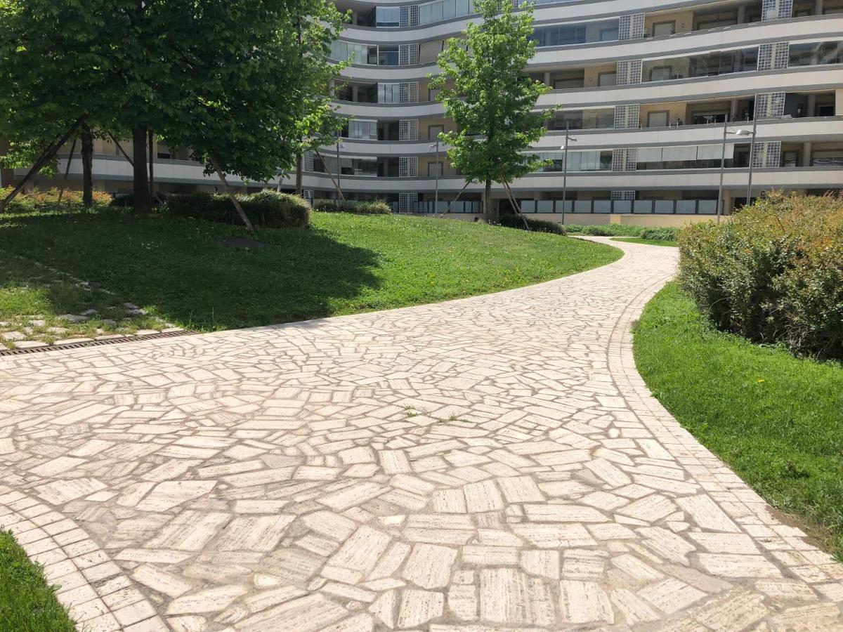 Apartment Kamchu With Terrace Near Metro Con Vista Rome