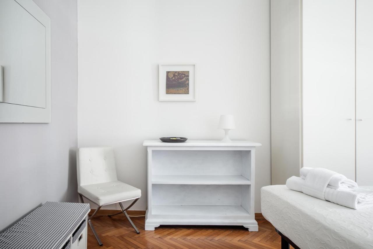 Sunny Flat Near Borghese Apartment