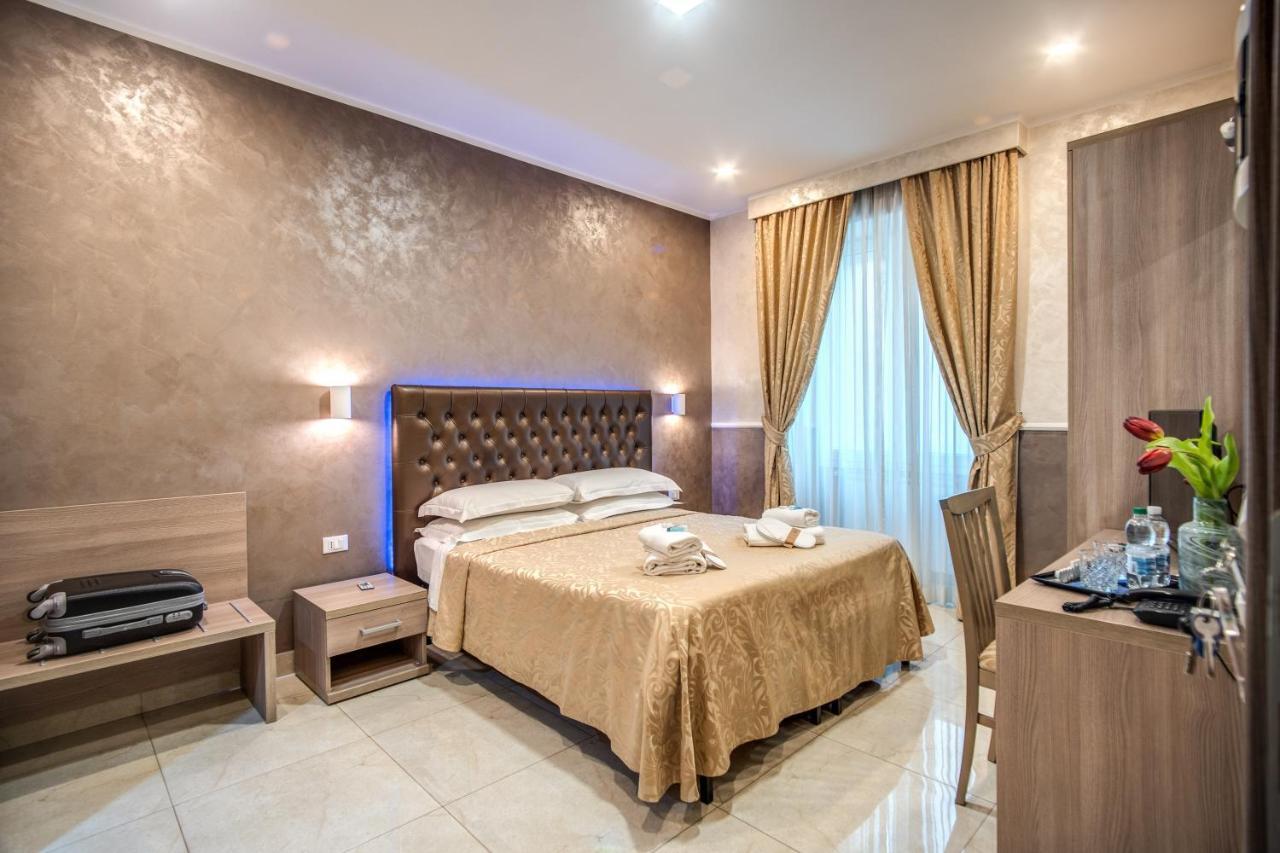 Centro Cavour 3* Rome