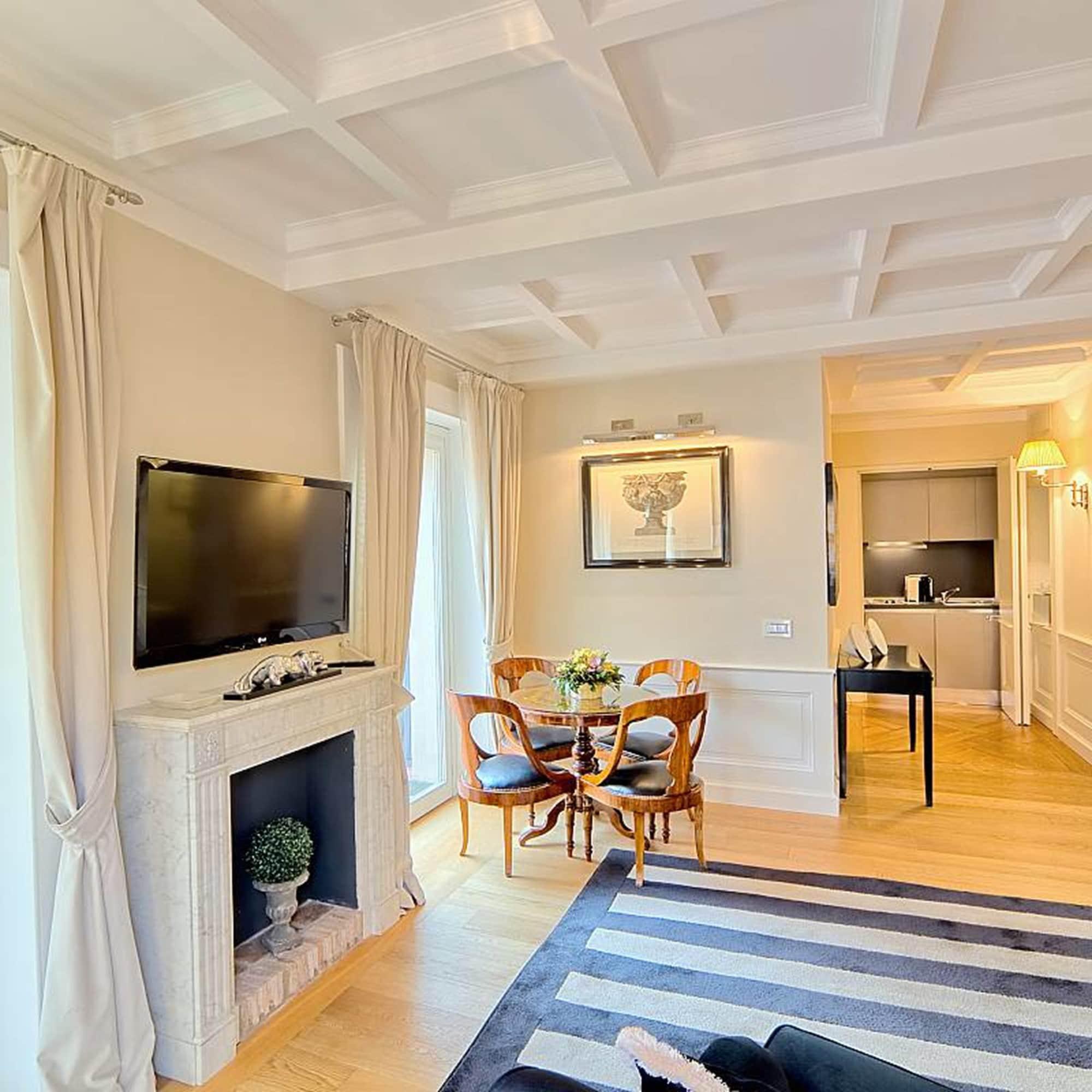 Hotel Trevi Palace Luxury Rome