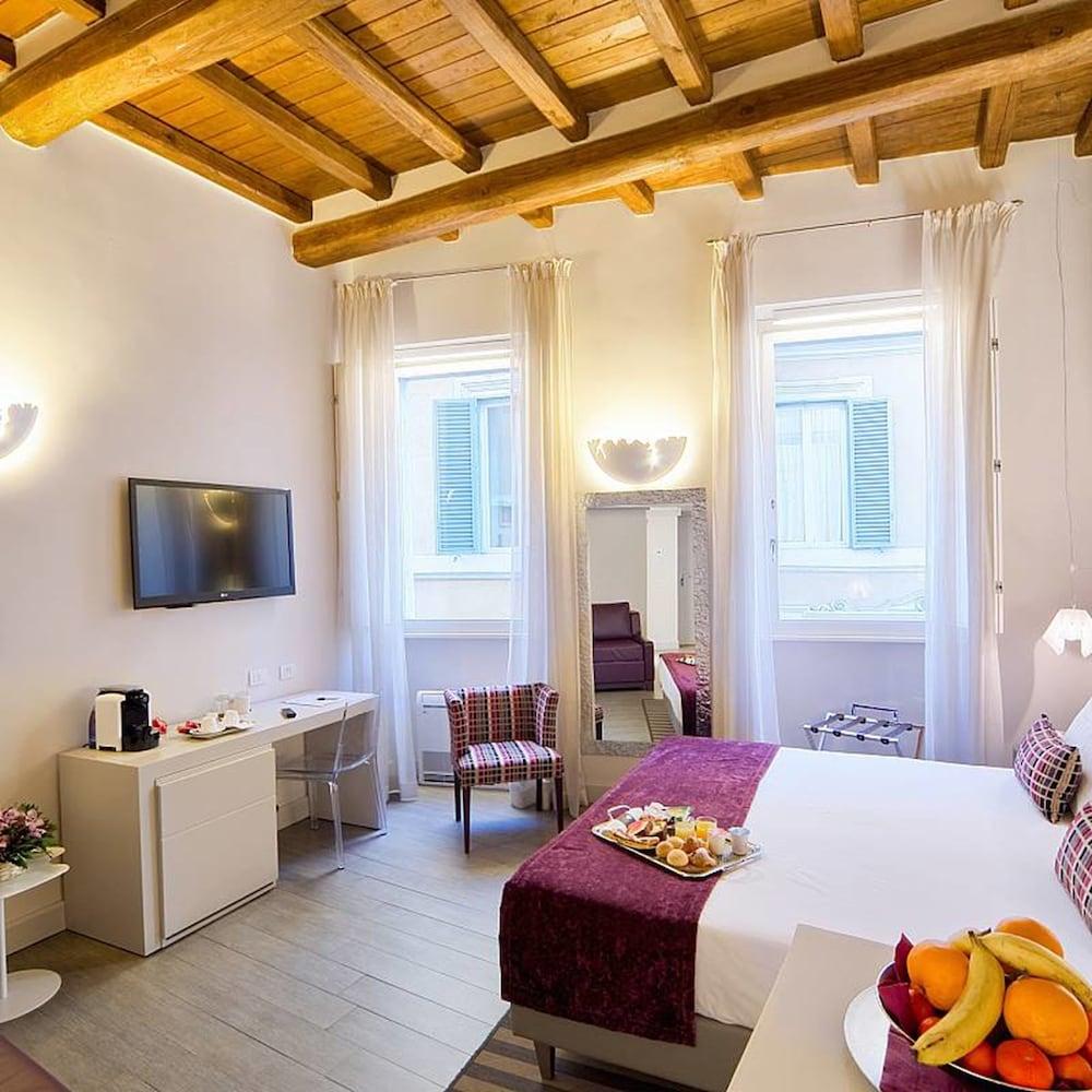 Trevi Palace Luxury 4* Rome