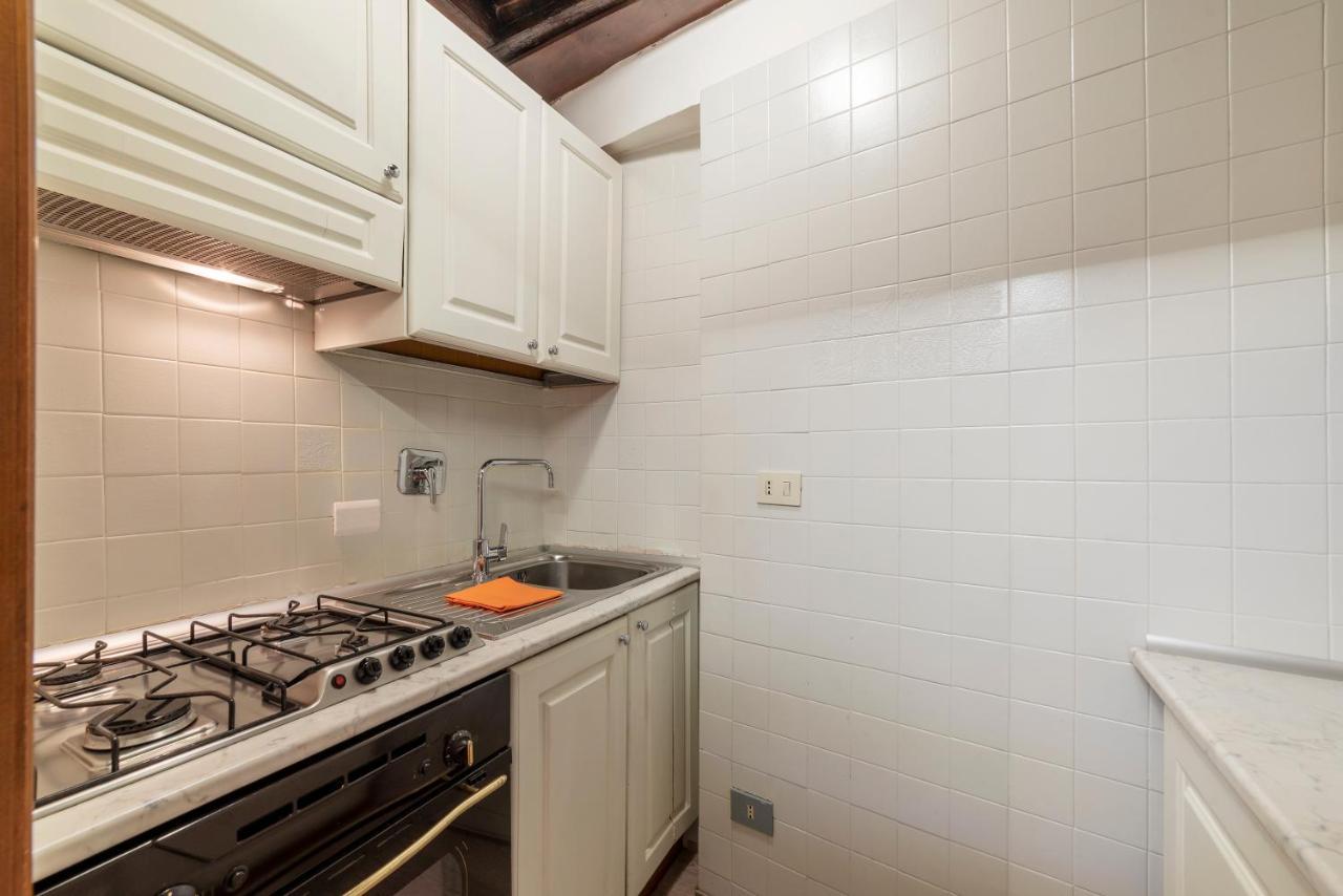 Giubbonari 23 - Fromhometorome Apartment