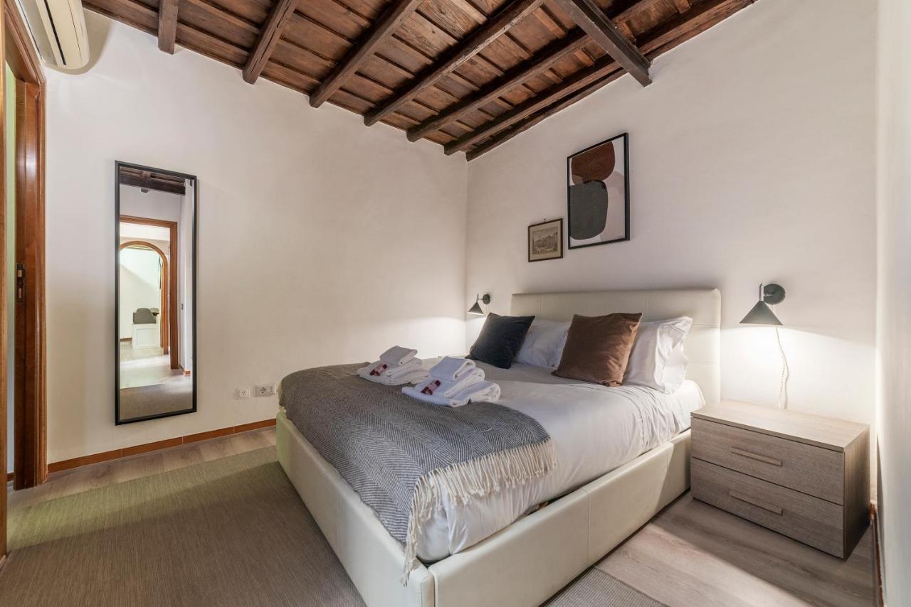 Apartment Giubbonari 23 - Fromhometorome Rome