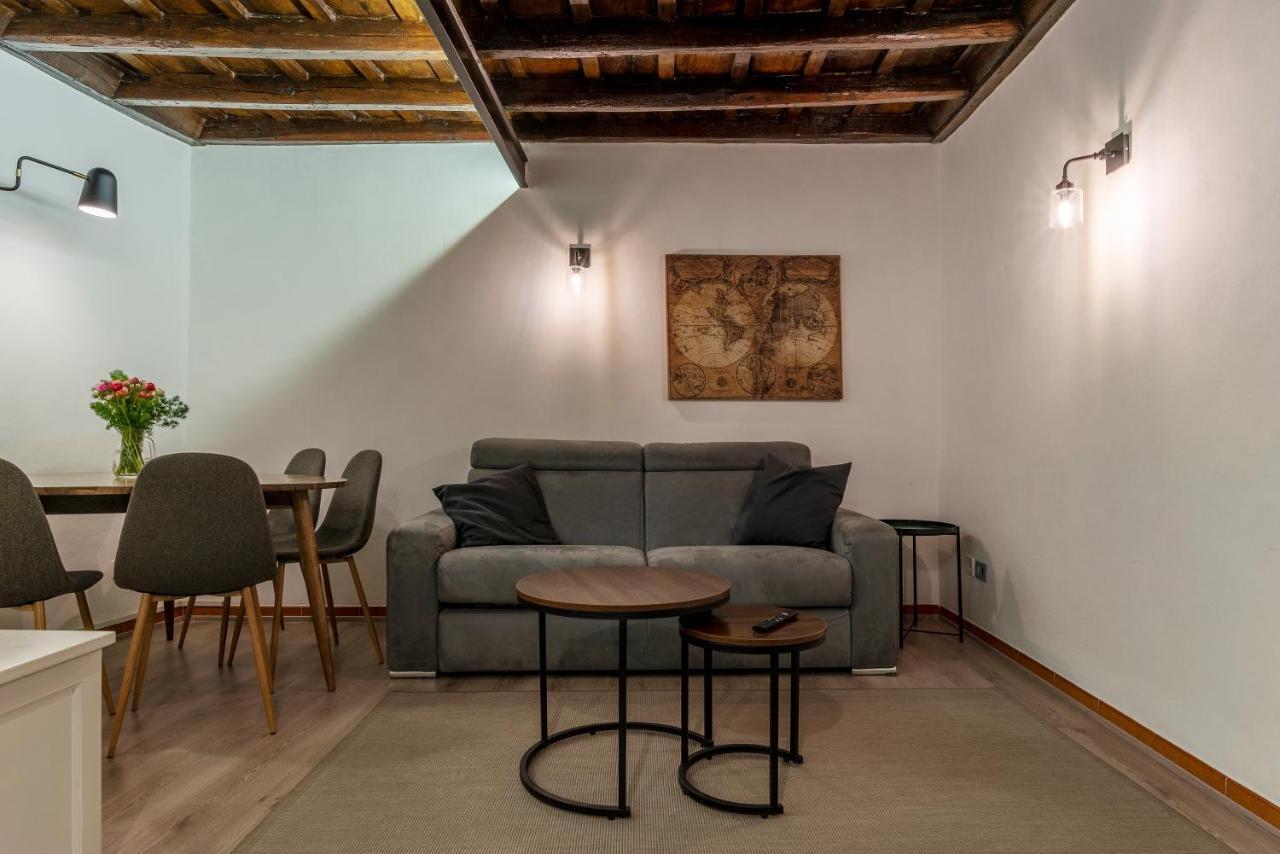 Giubbonari 23 - Fromhometorome * Rome