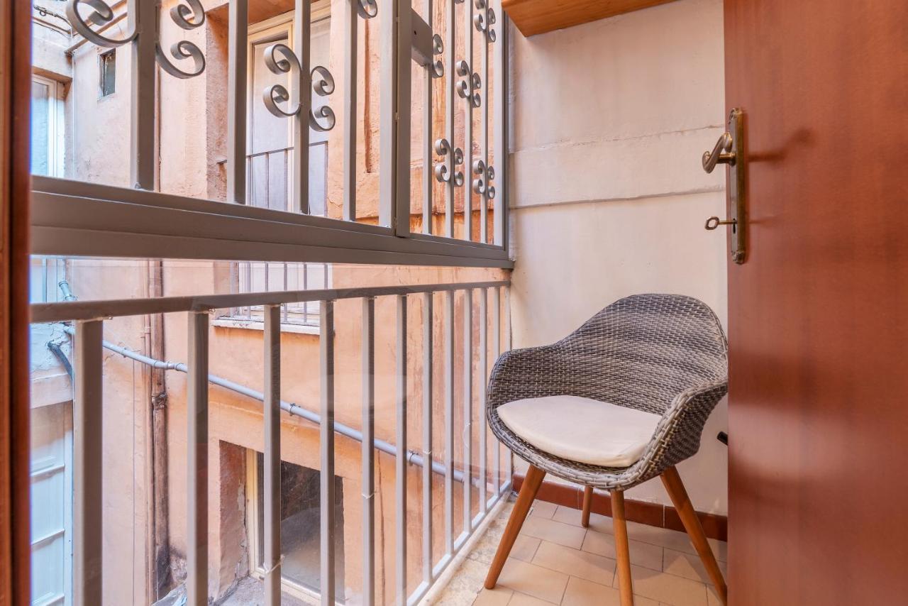 Apartment Giubbonari 23 - Fromhometorome *