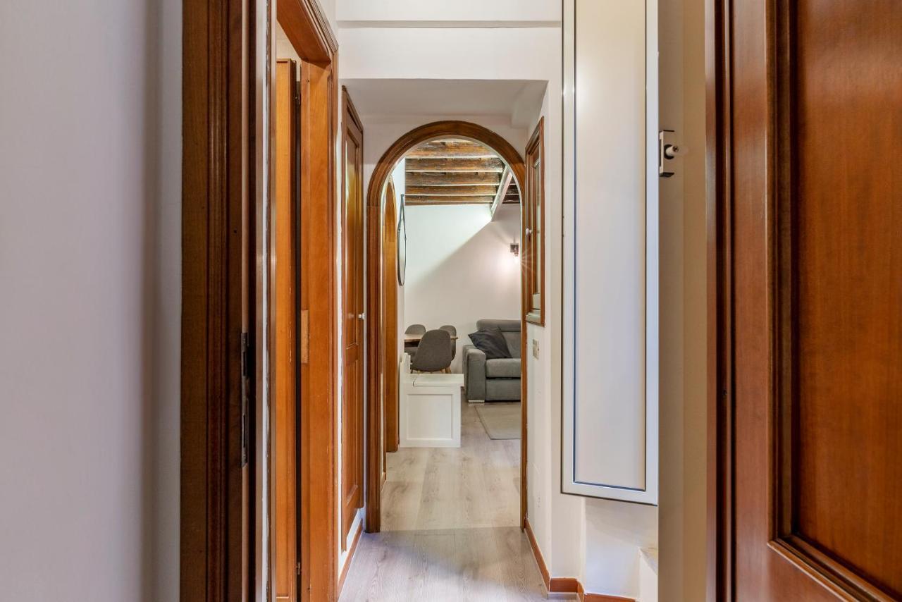 Giubbonari 23 - Fromhometorome Apartment