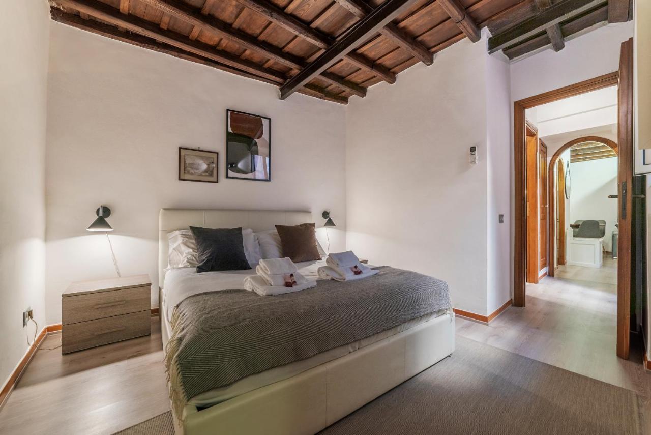 Apartment Giubbonari 23 - Fromhometorome Rome