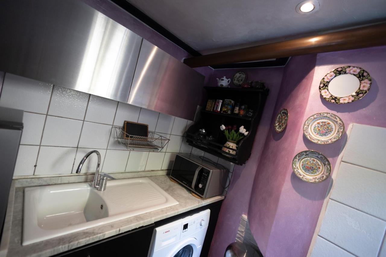Luxury Piazza Di Spagna Escape With Terrace And Private Apartment Rome