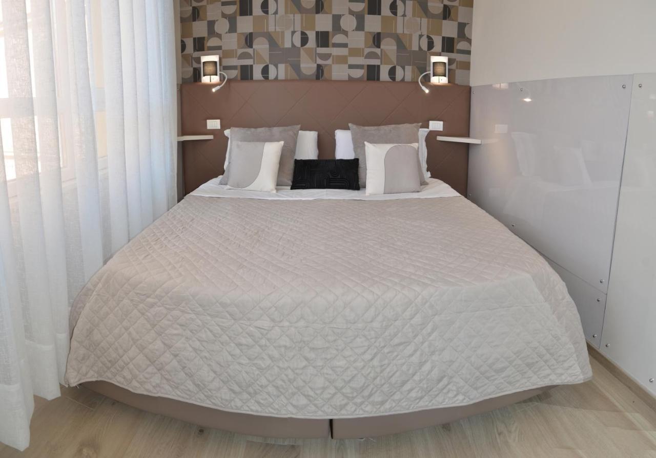 Bed & Breakfast At Your Place Roma