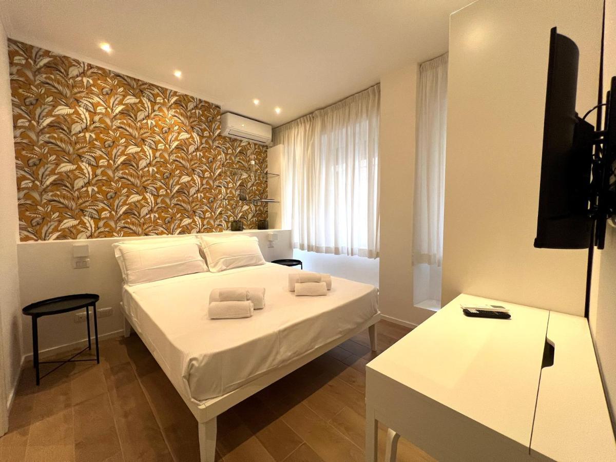 Iv House *