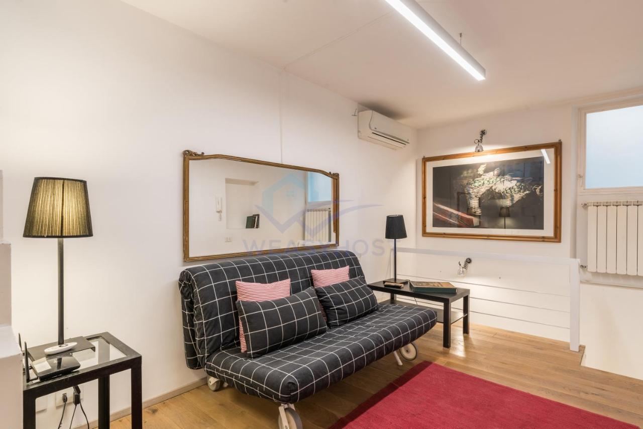 Cozy Entire Close To Piazza Trilussa Apartment