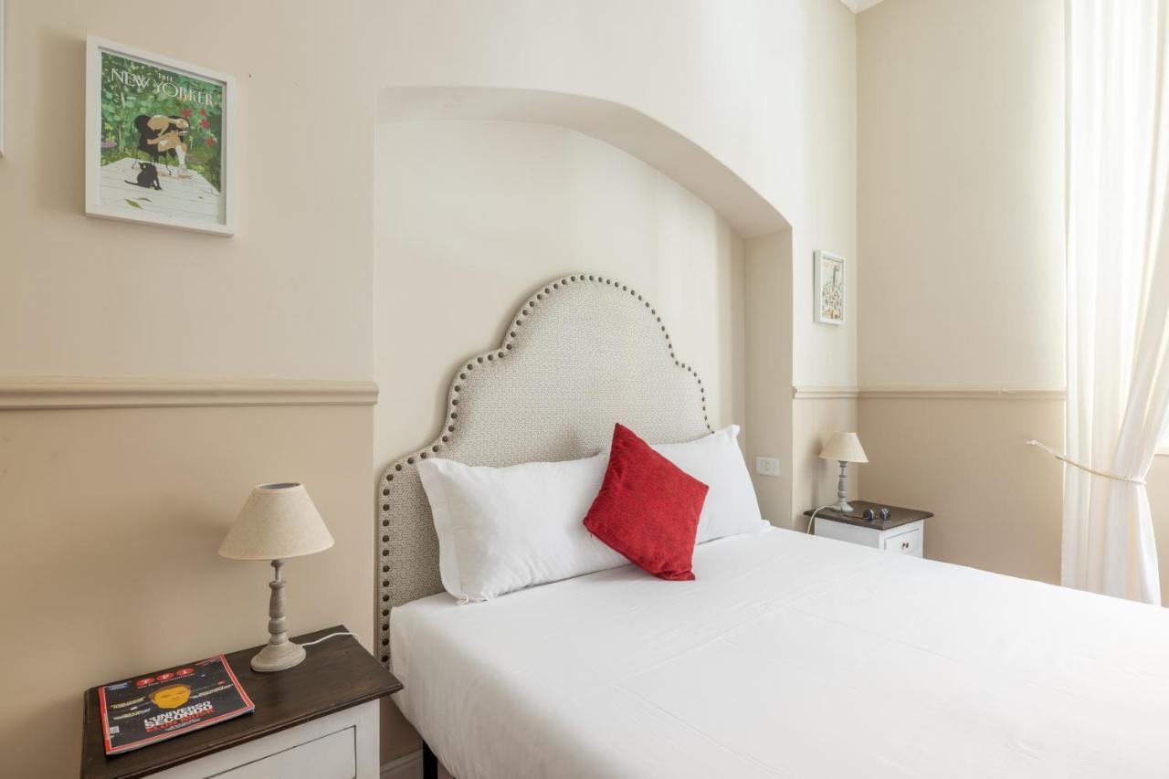 Charming With Patio A Few Steps From Colosseum Appartamento *