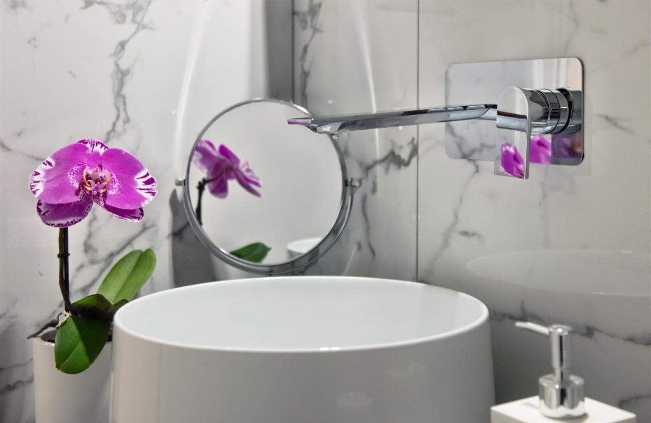 Fellini Design 2* Roma