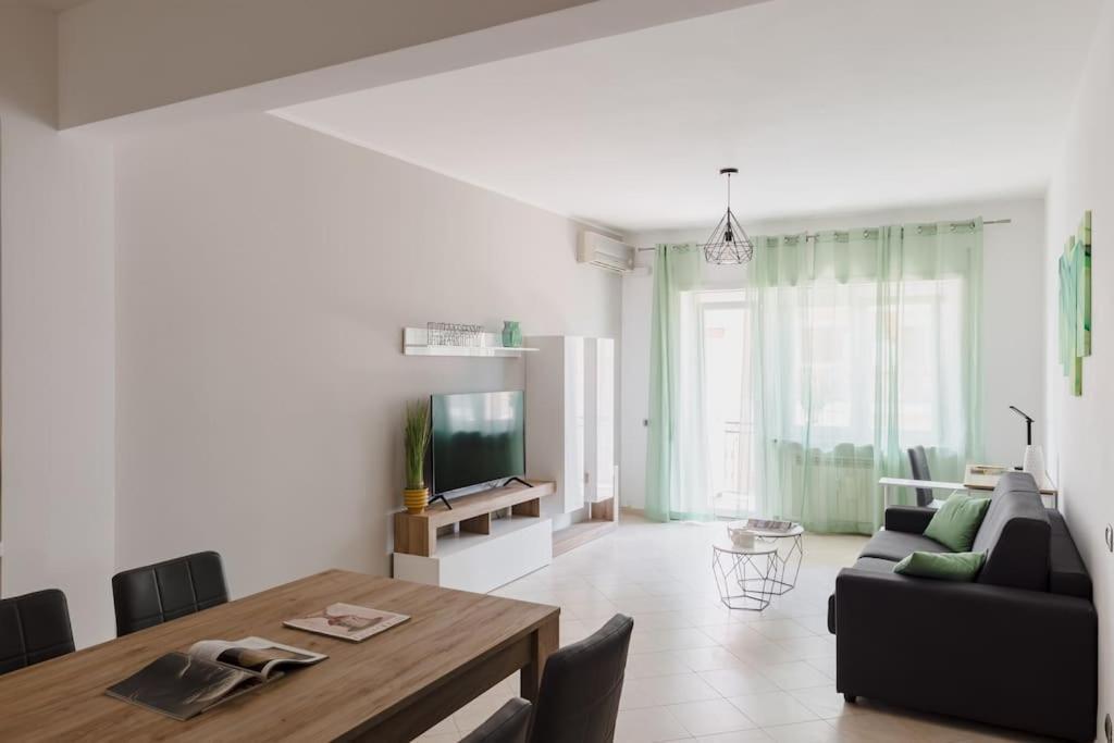 Appartamento Cinecittà Incantevole E Moderno 2+2+1 Ac Wifi *