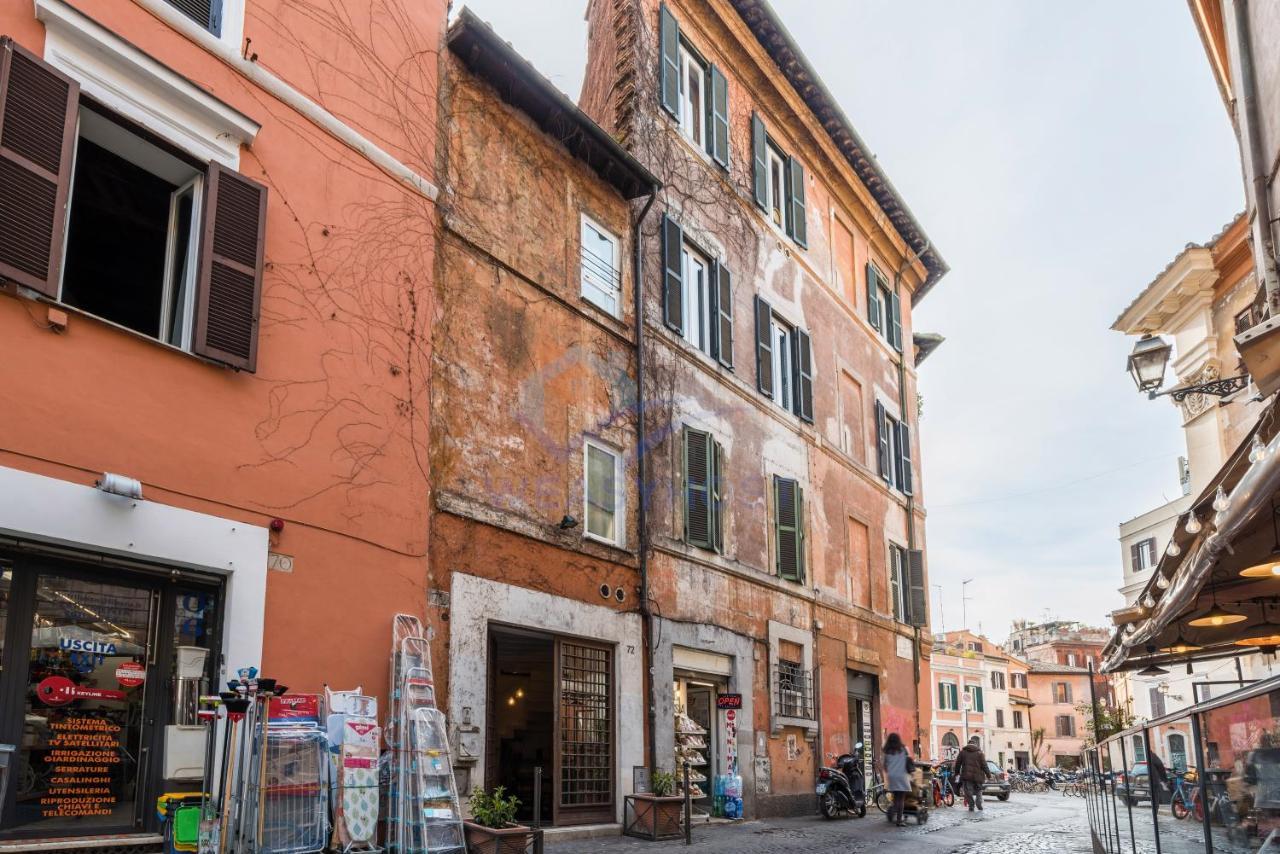Cozy Entire Close To Piazza Trilussa Apartment