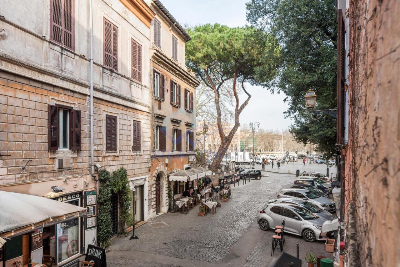 Cozy Entire Close To Piazza Trilussa Apartment