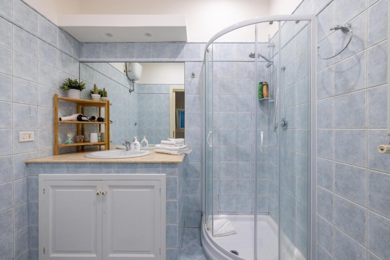 Charming With Patio A Few Steps From Colosseum Appartamento *