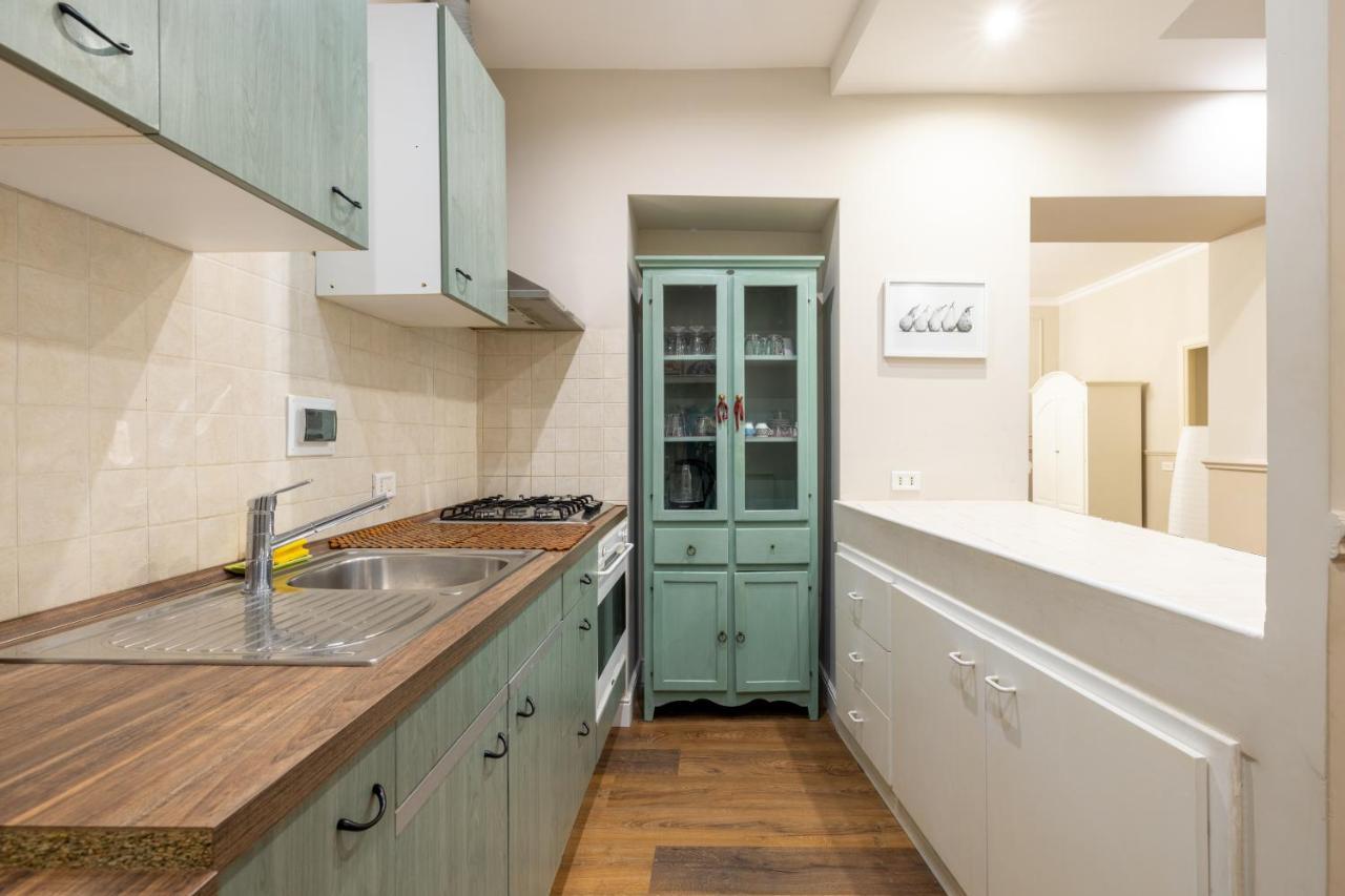 Appartamento Charming With Patio A Few Steps From Colosseum *