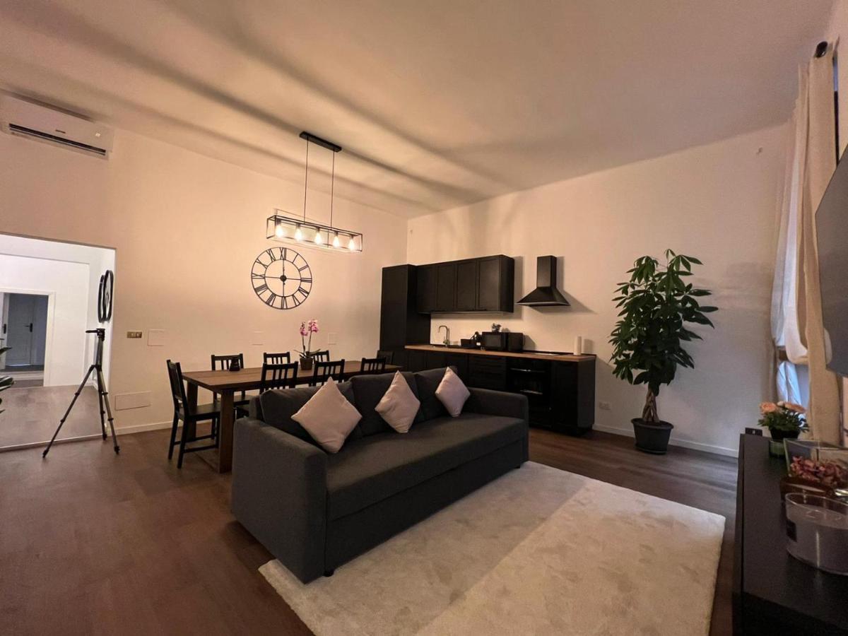 Apartment Via Dei Pettinari Rome