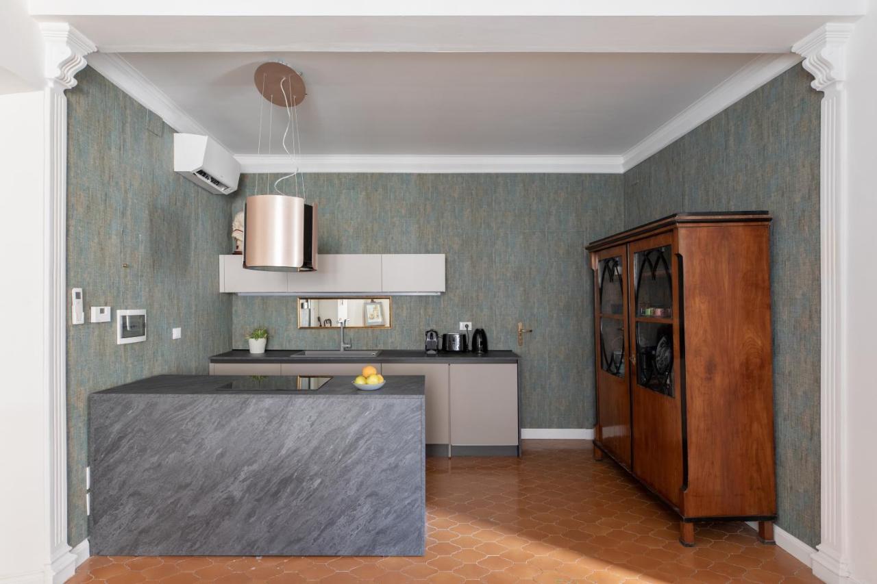 Iflat Modern In The Monti Area Roma