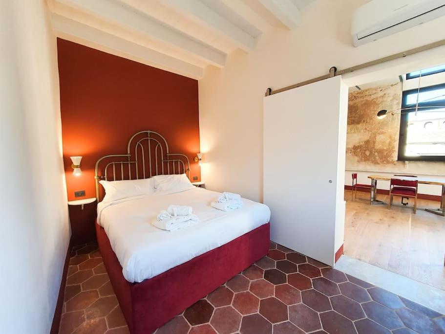 Boutique Penthouse With Terrace, Spanish Steps Apartment Rome