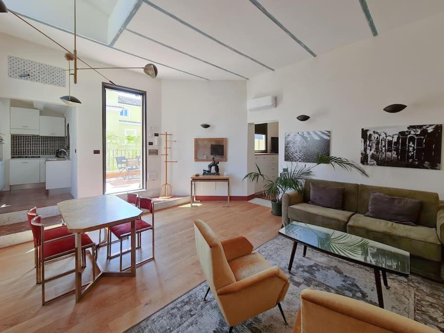 Boutique Penthouse With Terrace, Spanish Steps Apartment