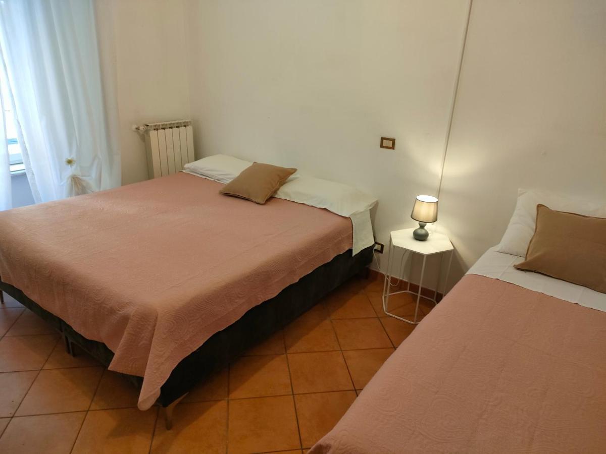 Vittorio Ll House Guest house