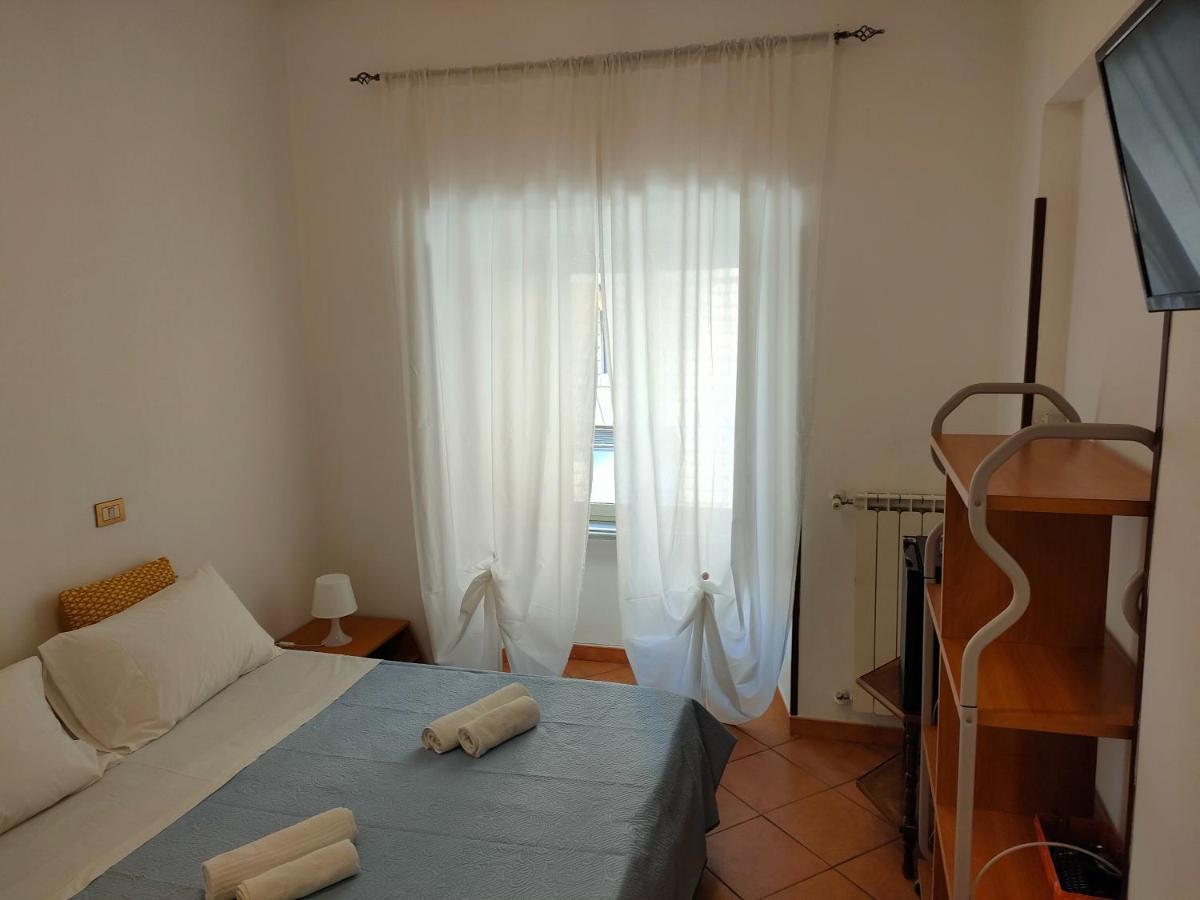 Vittorio Ll House Guest house *