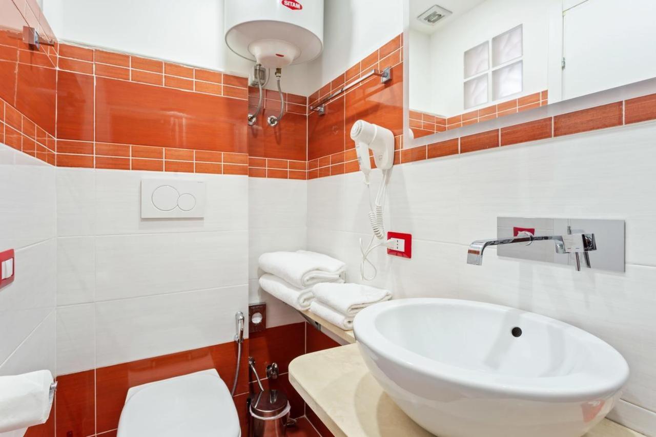 Lovely In Vatican Center Bed & Breakfast *