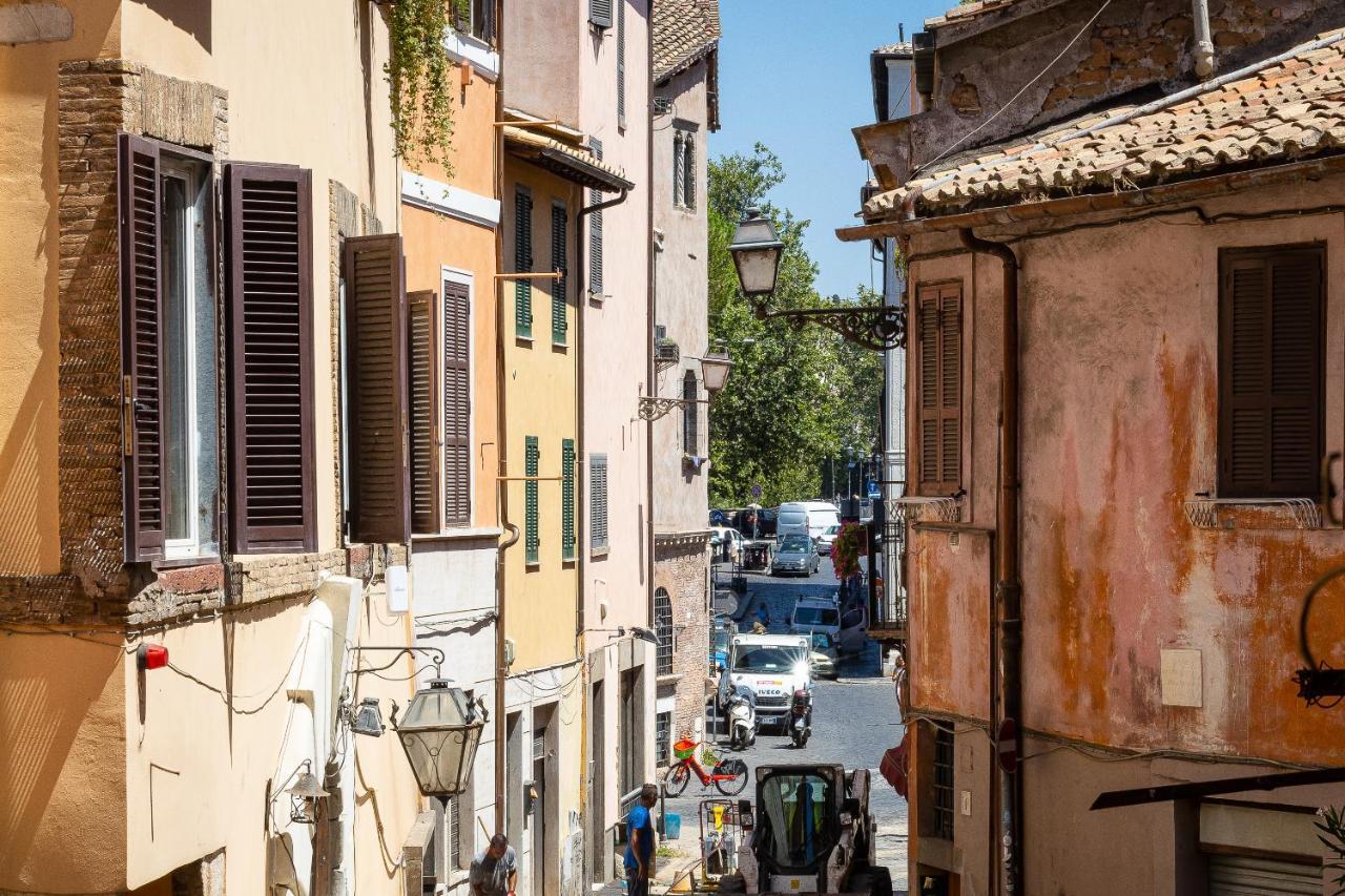 Apartment Lungaretta By In Rome