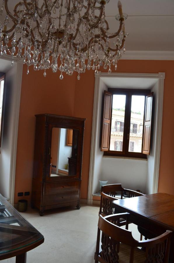 Elegante Nel Centro Di Appartamento