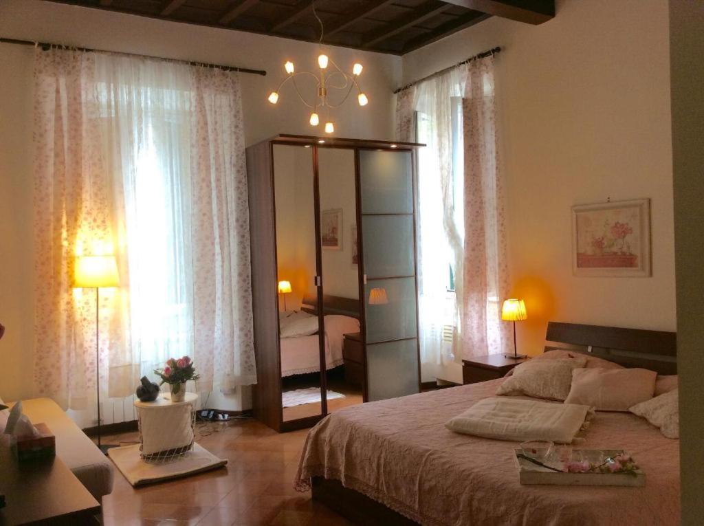 Navona Square House