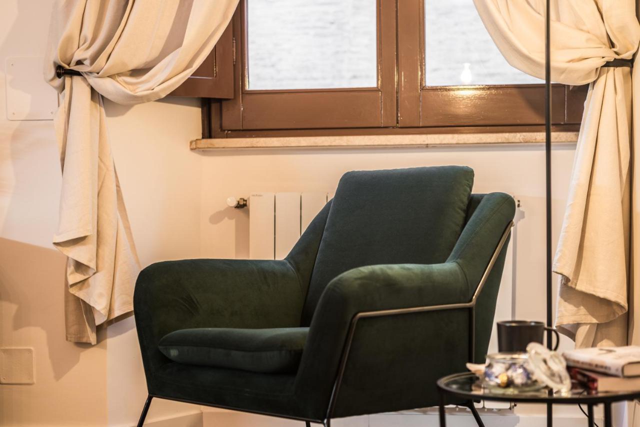 Apartment Via Dei Pettinari Rome
