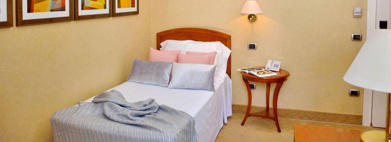Hotel Apogia Lloyd 3*