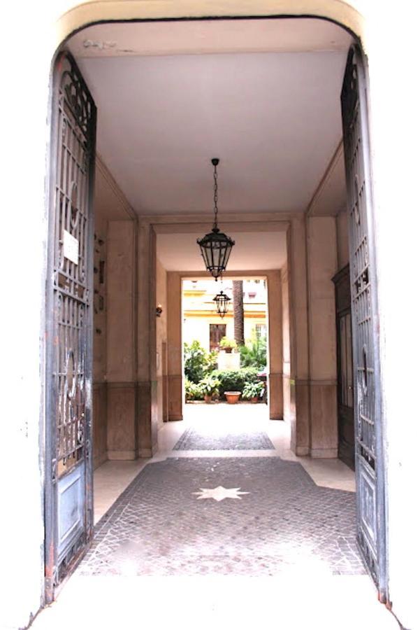 Deluxe One Bedroom Apartment, Perfect Location, Air Cond Appartamento