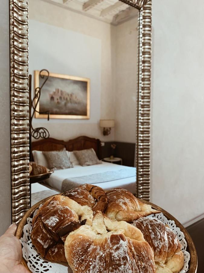 Residenza Sciarra Bed & Breakfast 3*
