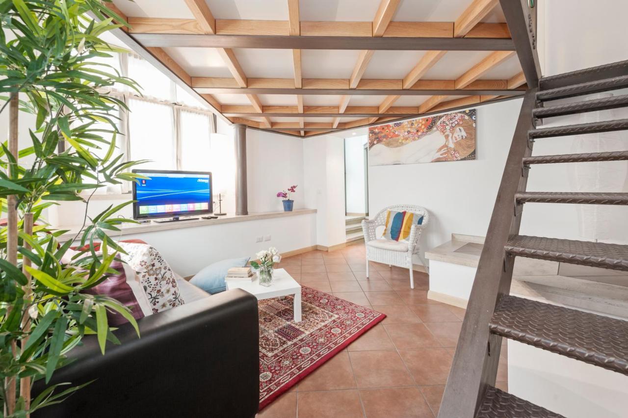Inviting 3-bed In 4mins To Colosseo *