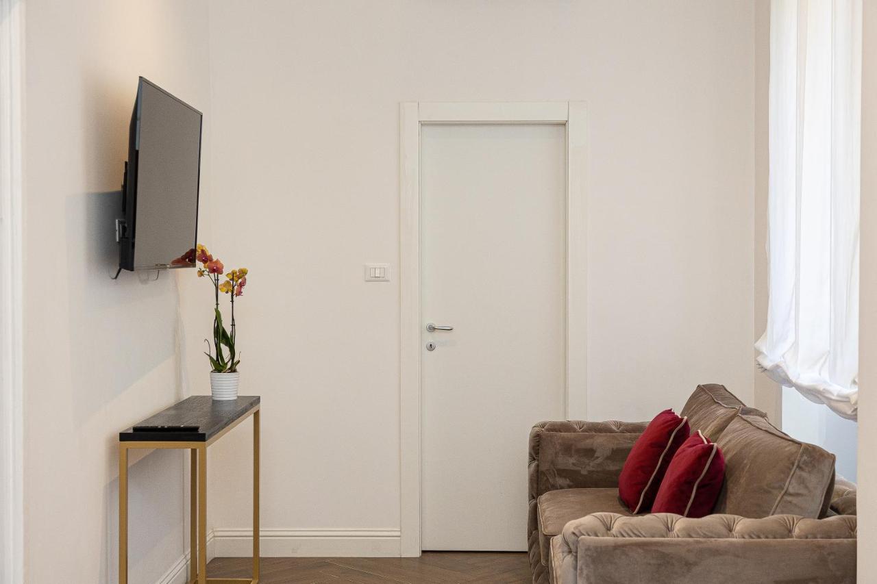 Apartment Via Barberini Rome