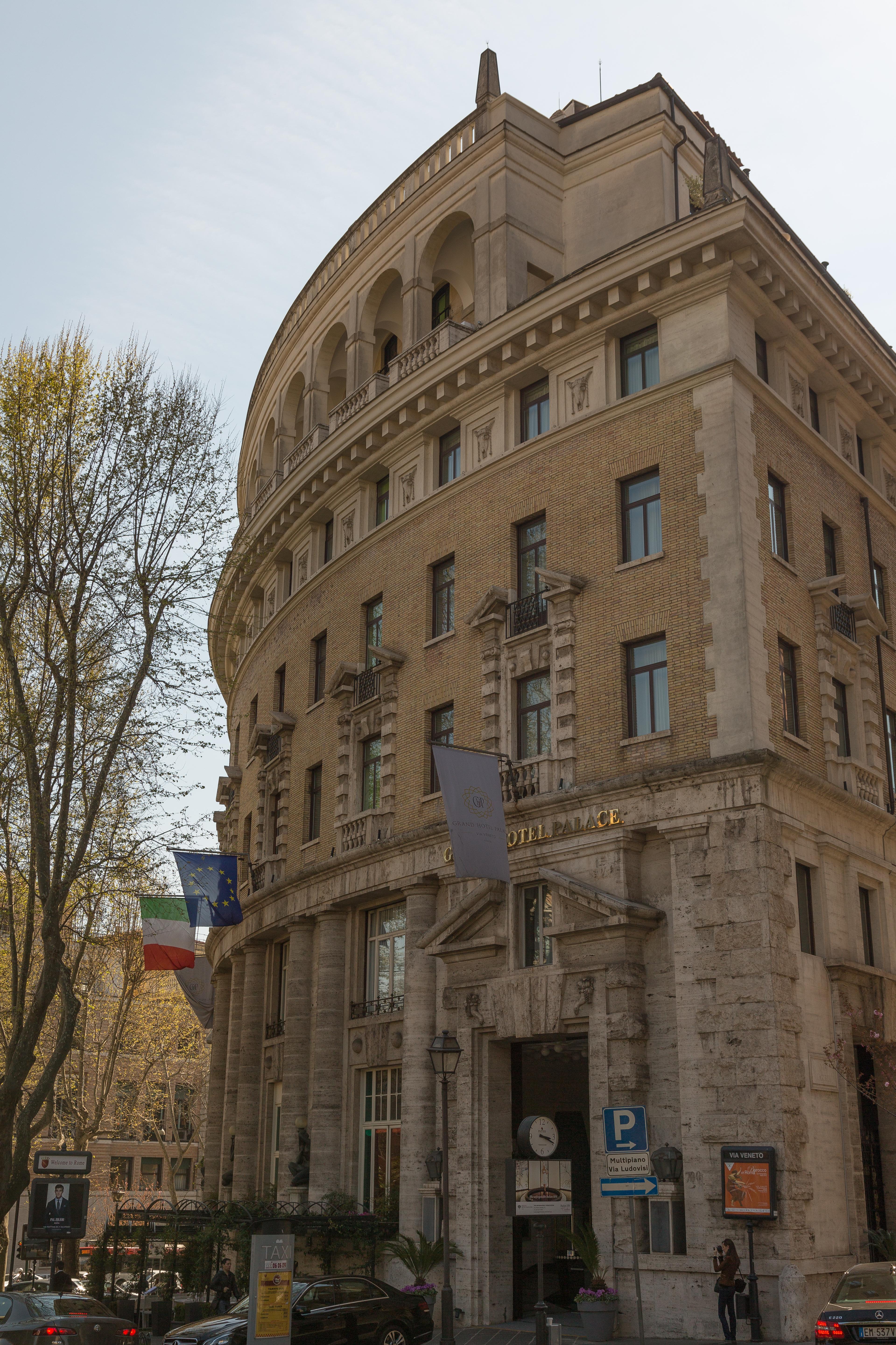 Grand Palace Hotel