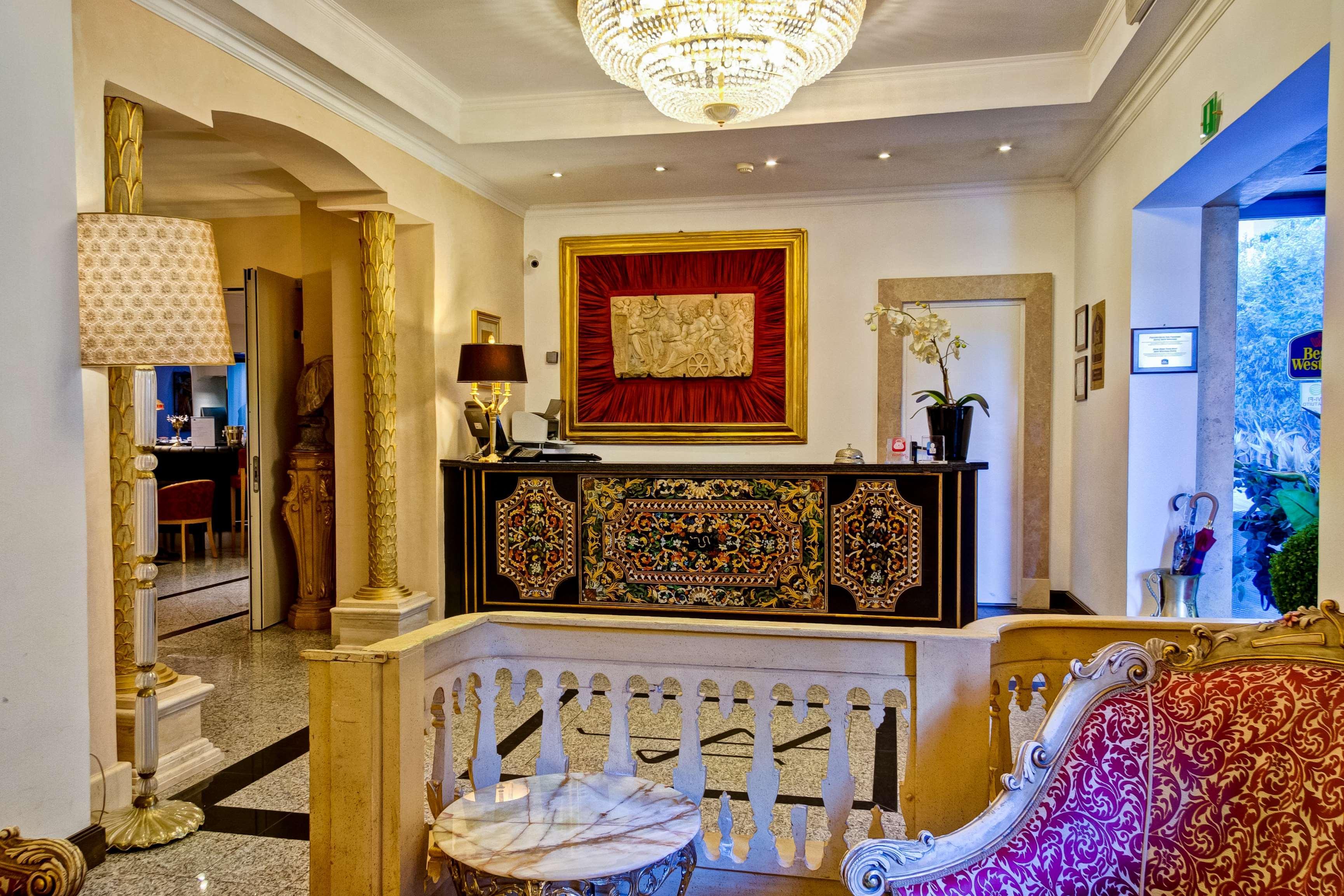 Western Rivoli Hotel 4*