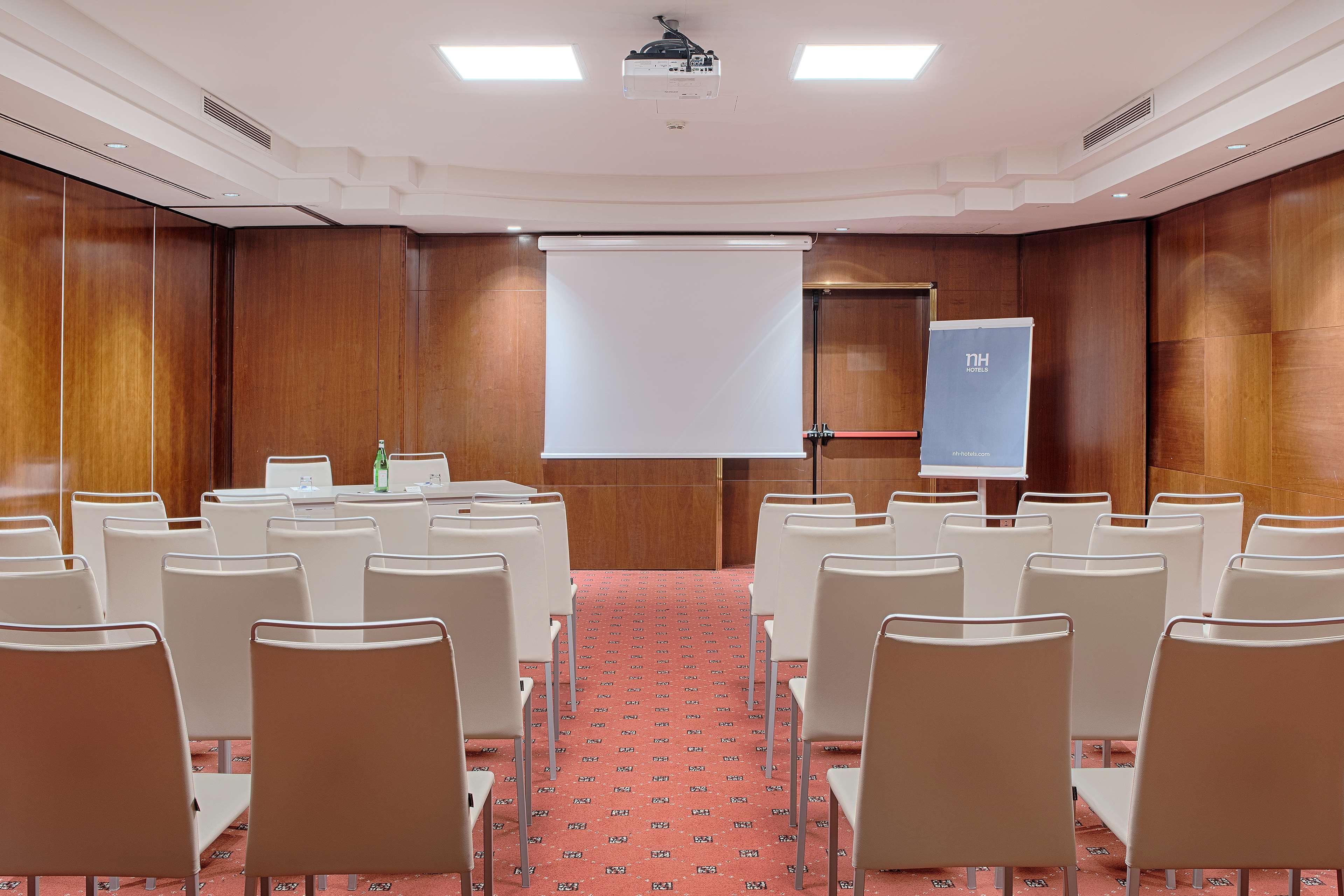 Nh Carpegna Hotel 4*