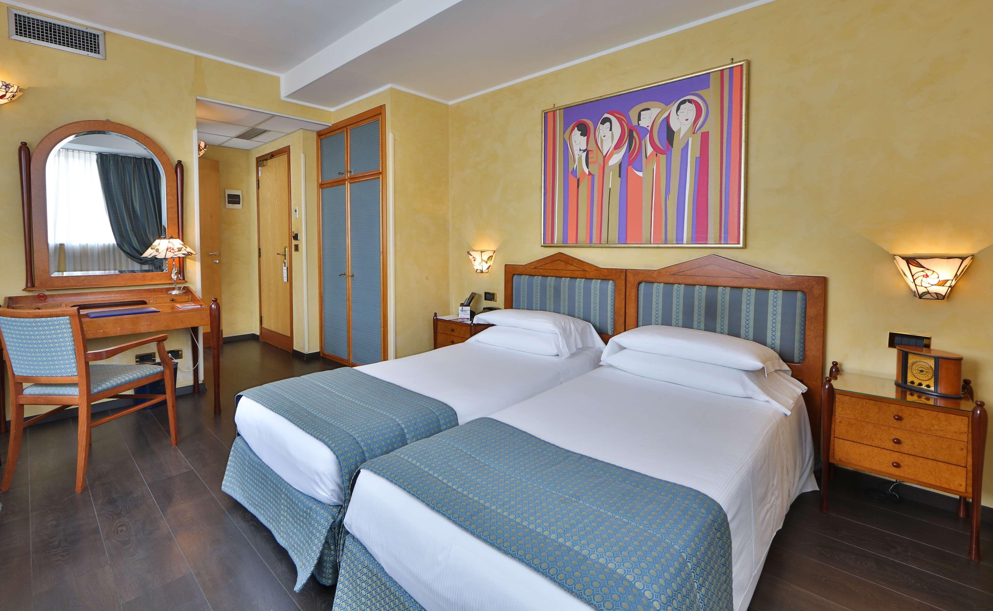 Western Artdeco Rome