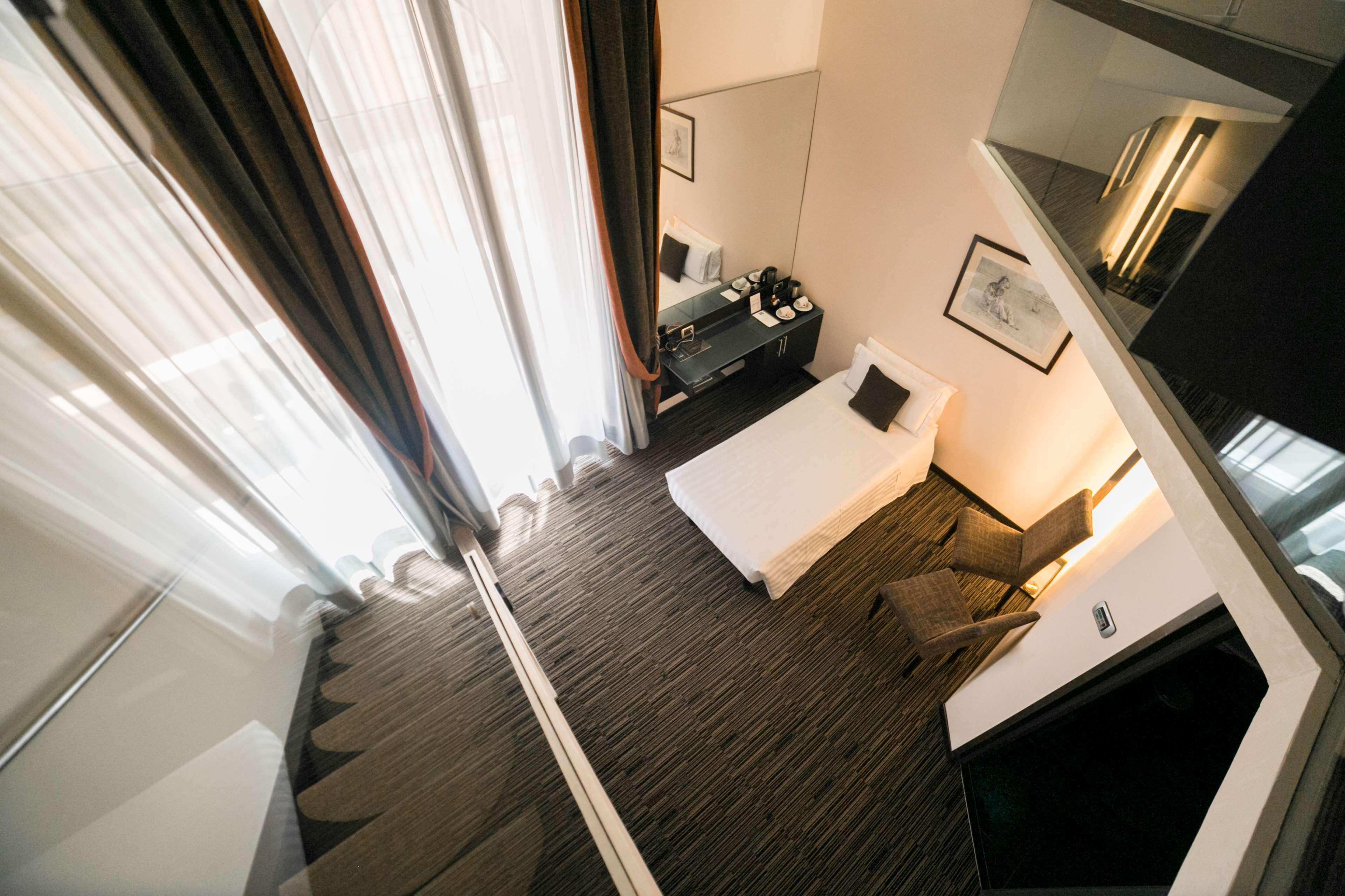 Western Universo Hotel 4*