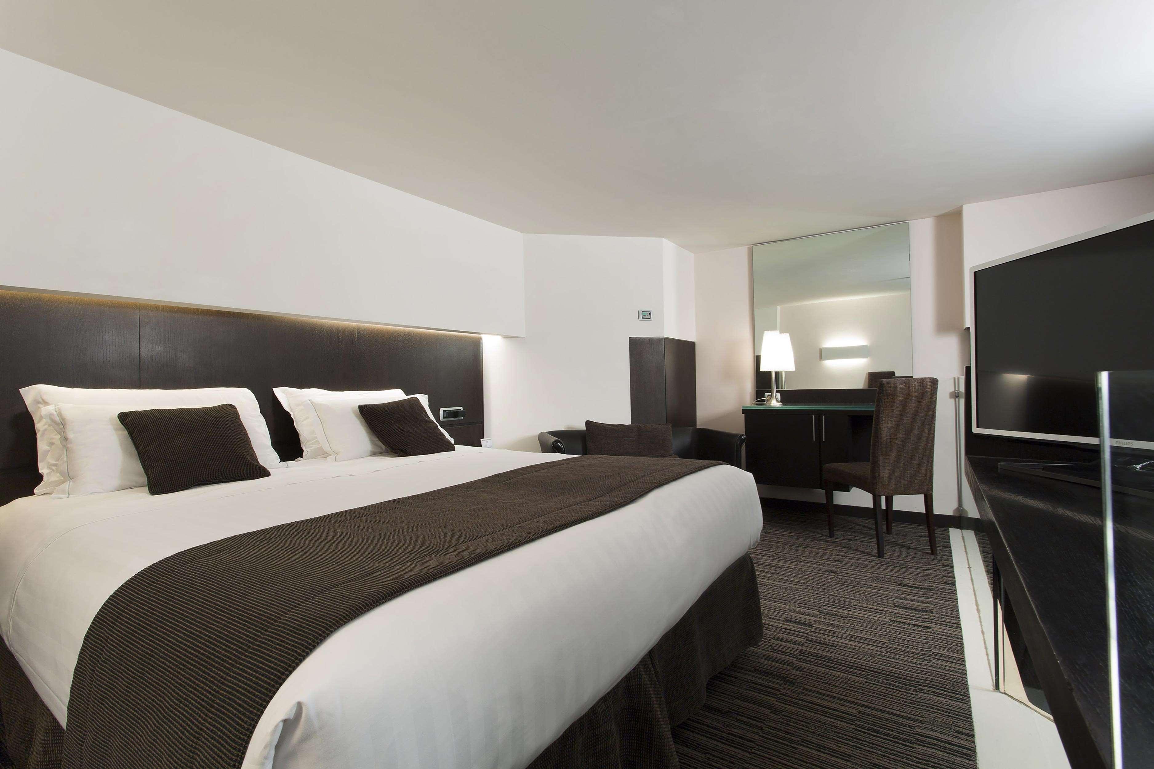 Western Universo Hotel 4*