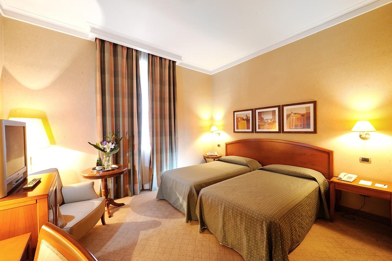 Hotel Apogia Lloyd 3*