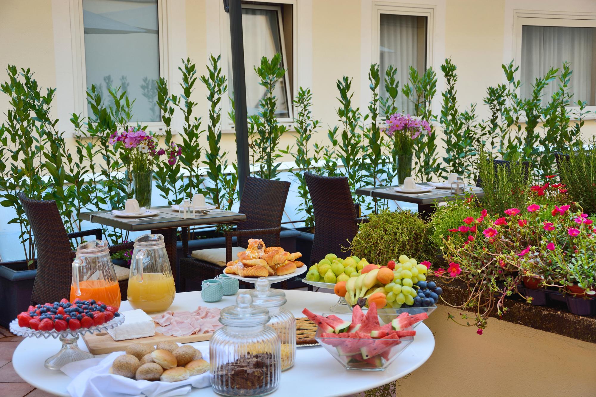 Hotel Apogia Lloyd 3*
