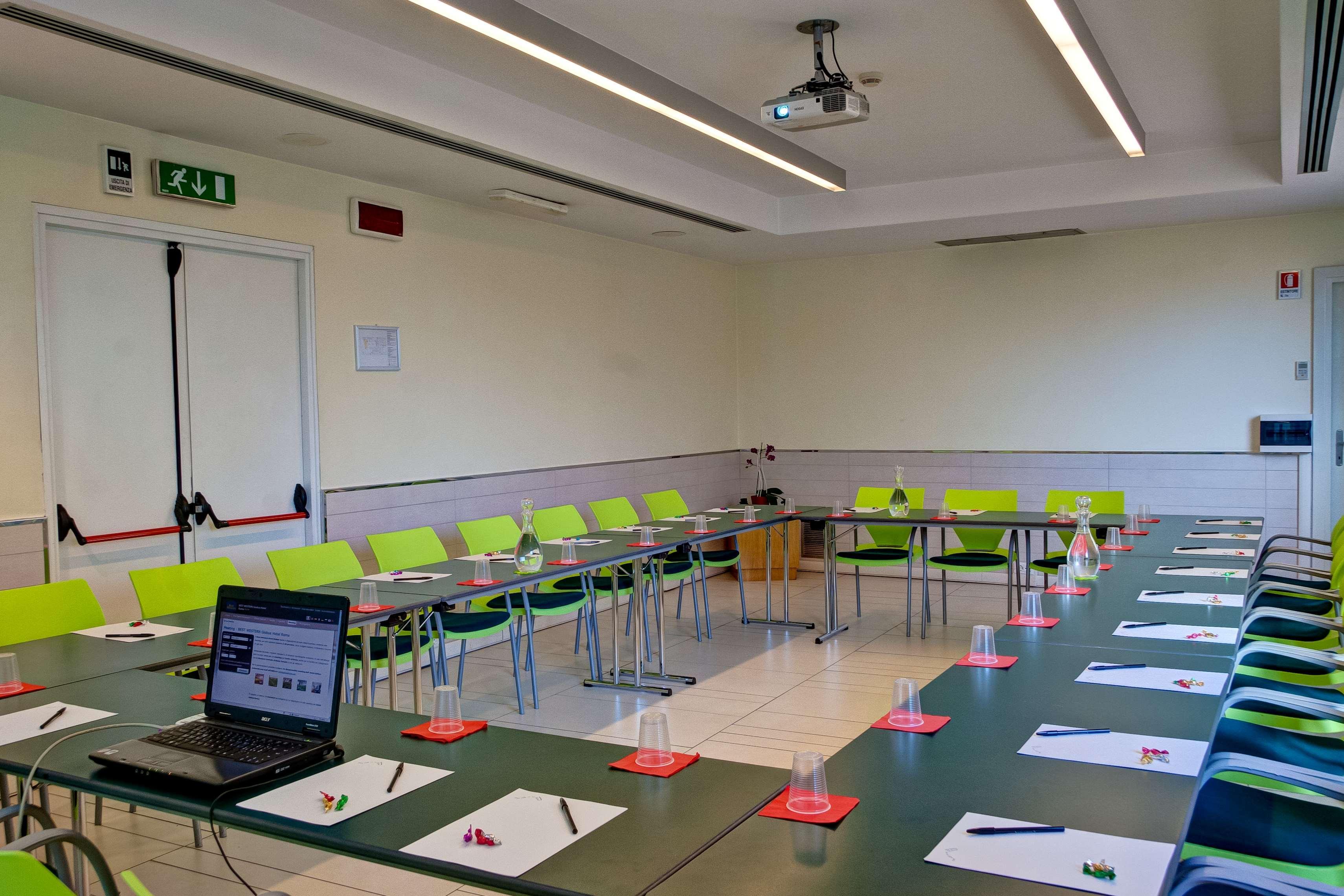 Hotel Western Globus 3*