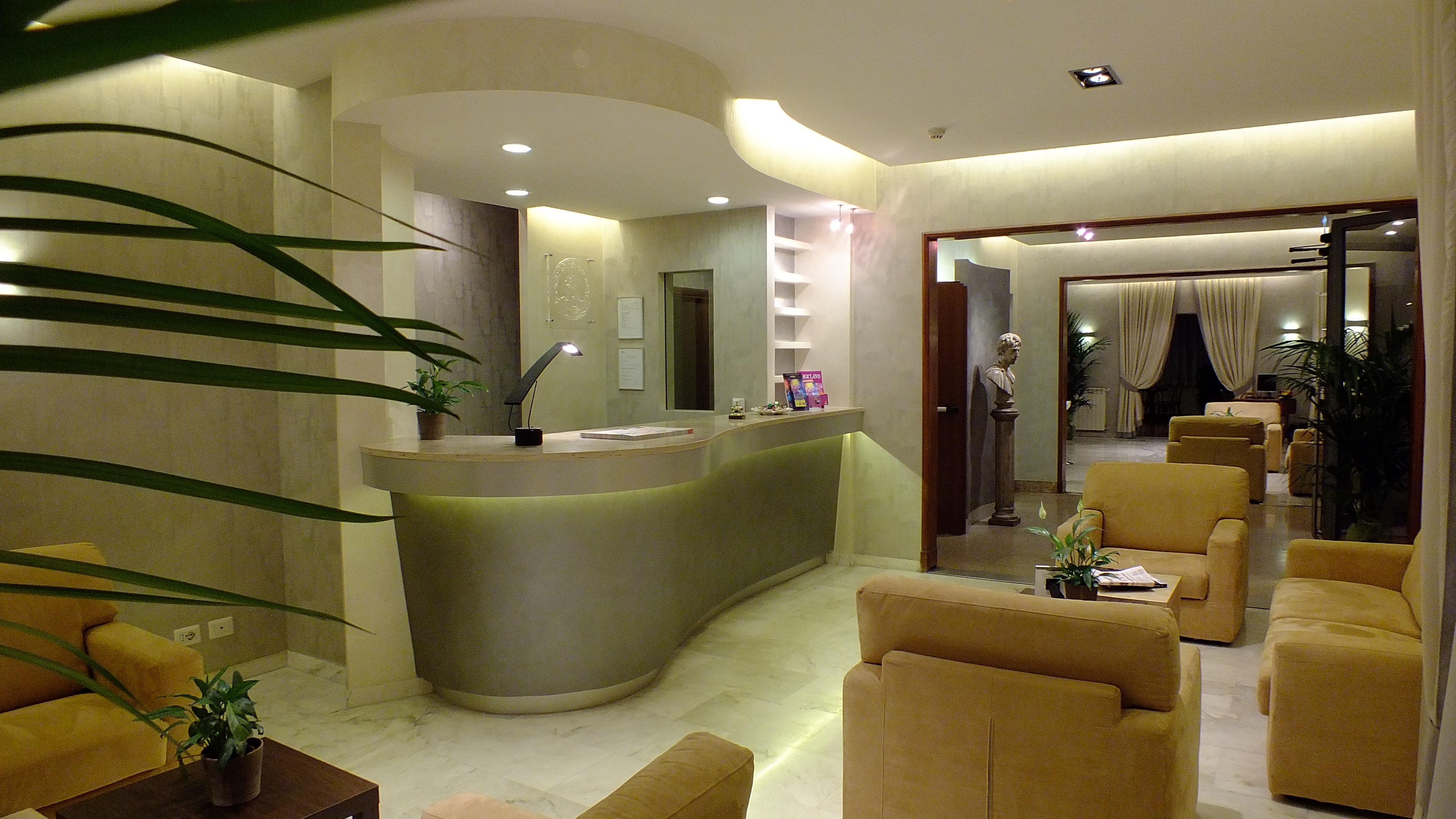 Hotel Consul