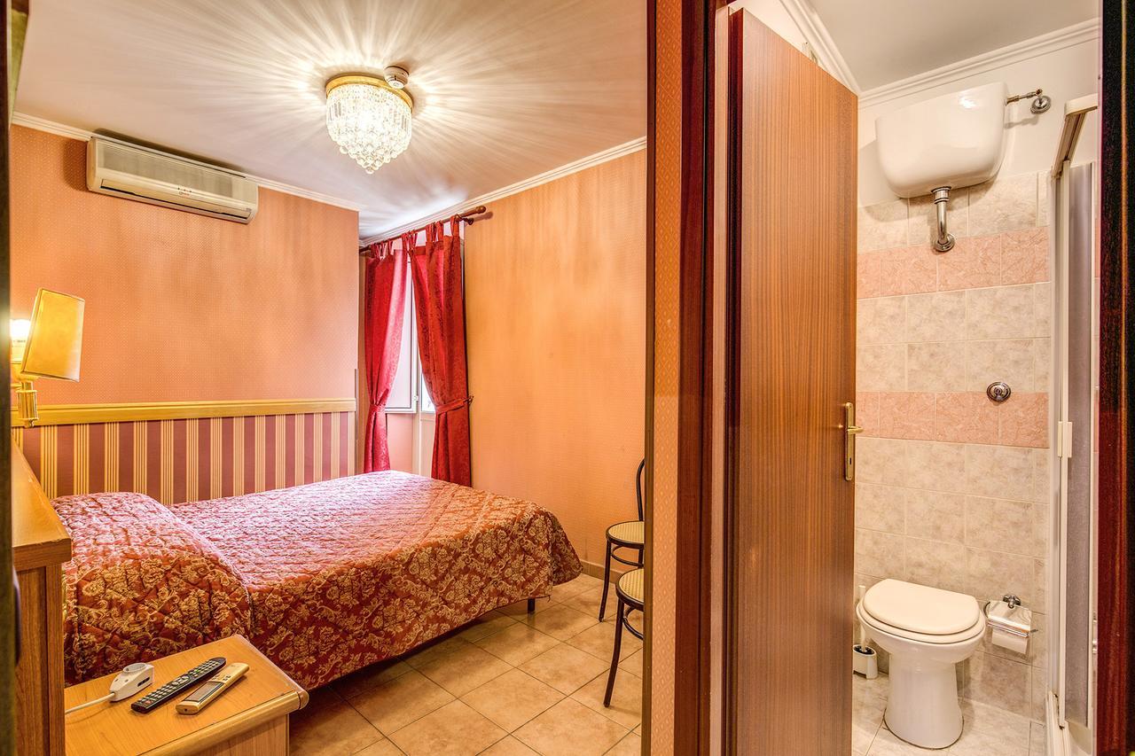 Virginia Hotel 2*